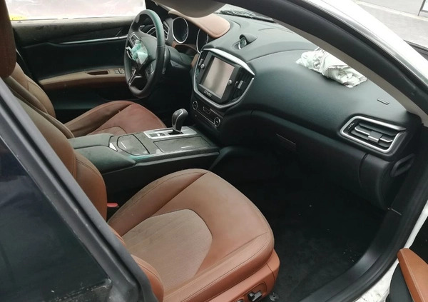 Maserati Ghibli cena 53700 przebieg: 26000, rok produkcji 2015 z Garwolin małe 7